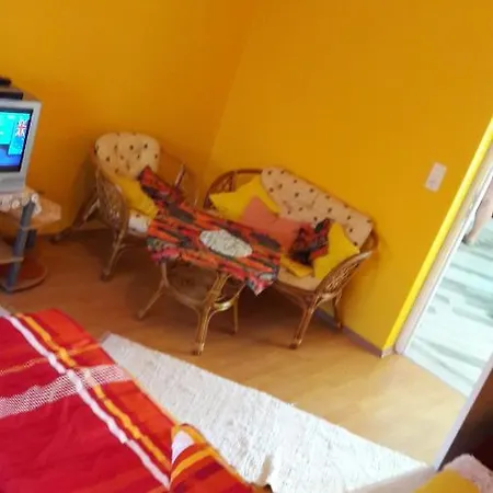 Lona - Apartamento Szolosgyorok