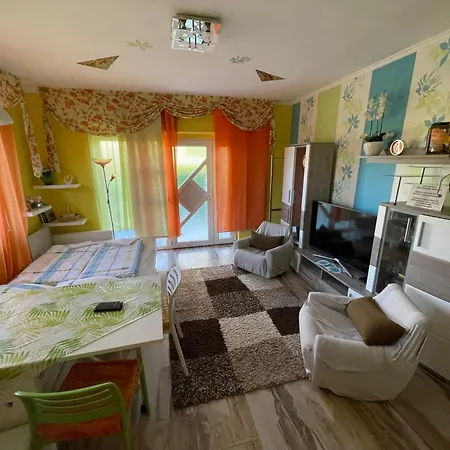 Apartment Lona -